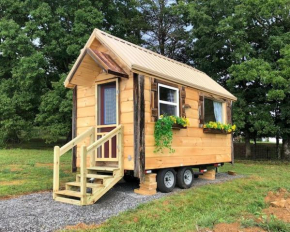 Highland Cottage at Little Tail Farms